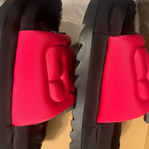 UGG Maxi graphic red slides - Picture 8 of 12